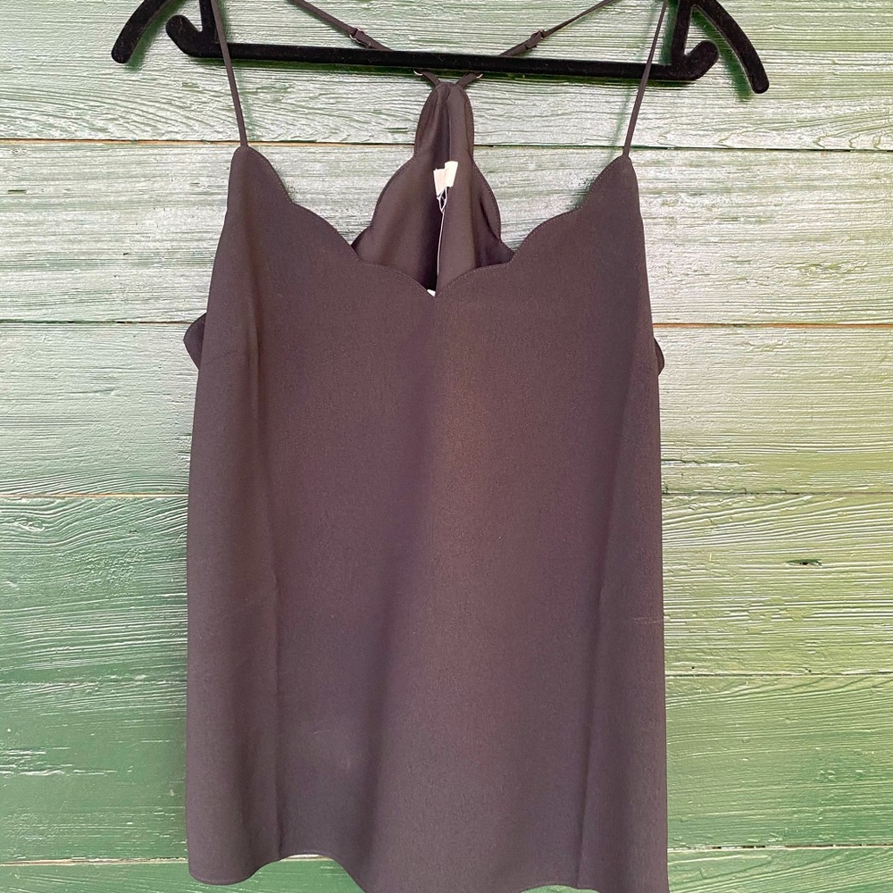 Scalloped tank